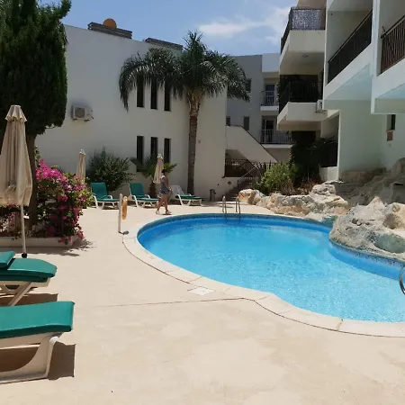 Amazing Modern 2 Bedroom Flat In Larnaca Apartamento *