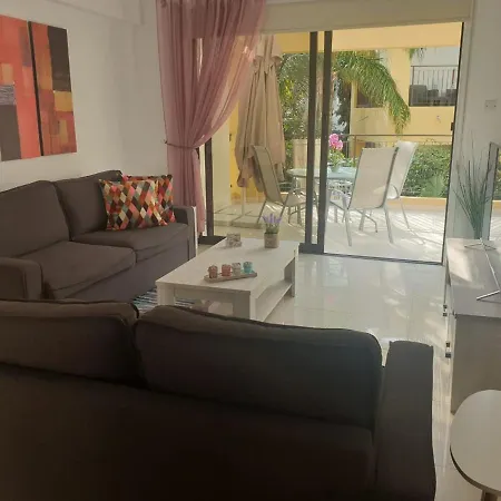 Amazing Modern 2 Bedroom Flat In Larnaca Apartamento