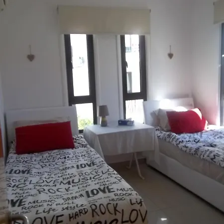 Amazing Modern 2 Bedroom Flat In Larnaca Βορόκλινη