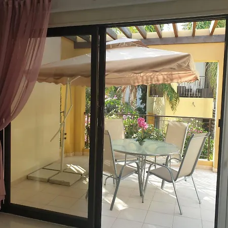 Amazing Modern 2 Bedroom Flat In Larnaca Βορόκλινη