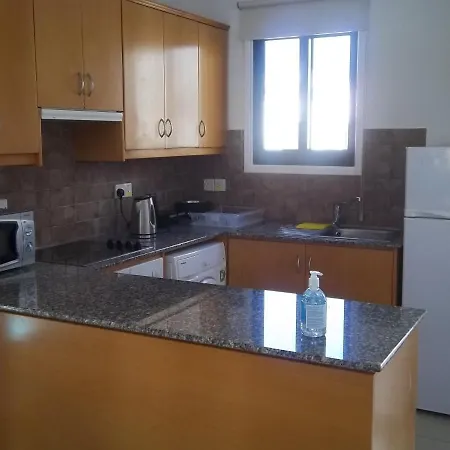 Διαμέρισμα Amazing Modern 2 Bedroom Flat In Larnaca Βορόκλινη