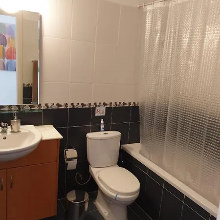Amazing Modern 2 Bedroom Flat In Larnaca Διαμέρισμα *